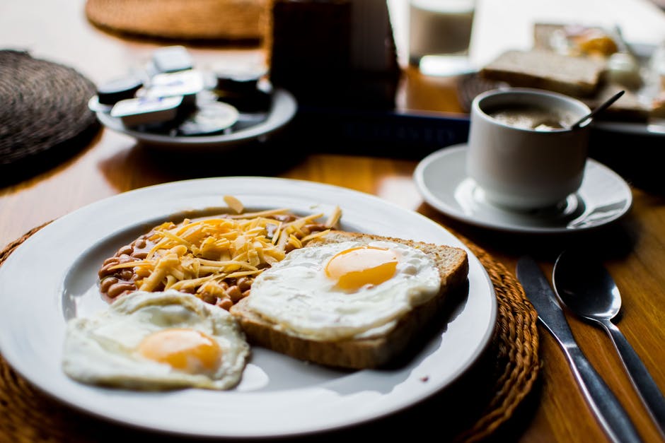 Desayuna huevos y baja de peso